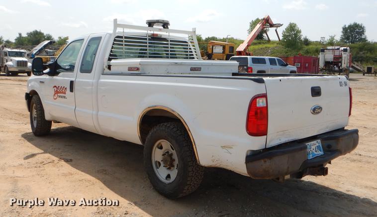 image for item EK9742 2006 Ford F250 Super Duty SuperCab pickup truck