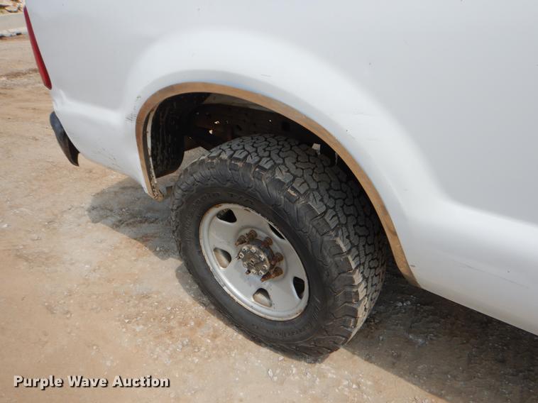 image for item EK9742 2006 Ford F250 Super Duty SuperCab pickup truck