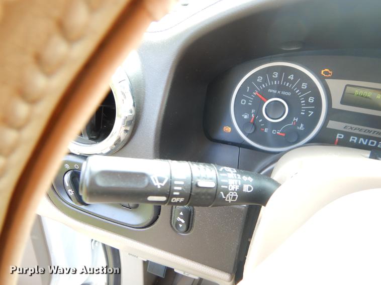 image for item EO9503 2005 Ford Expedition SUV