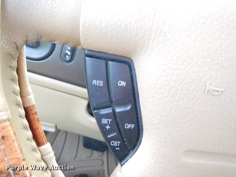 image for item EO9503 2005 Ford Expedition SUV