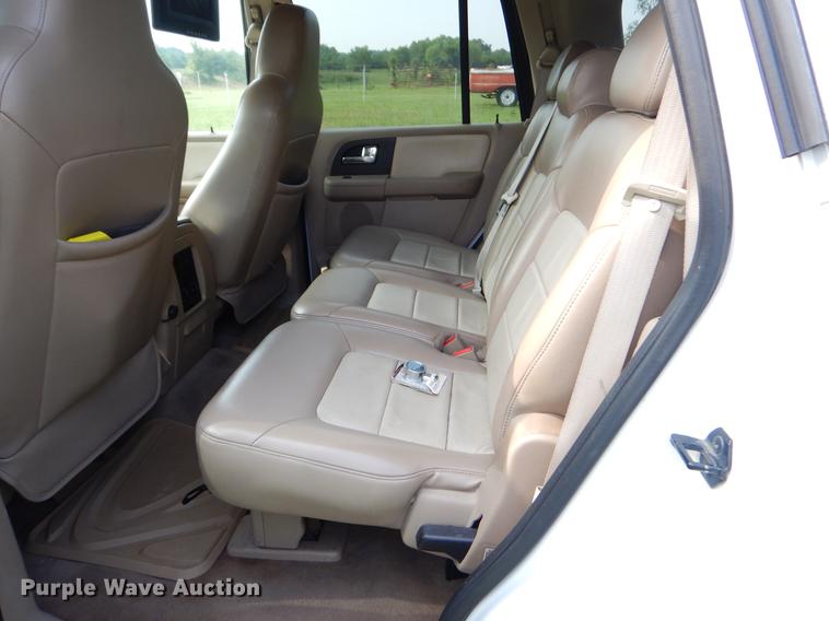 image for item EO9503 2005 Ford Expedition SUV