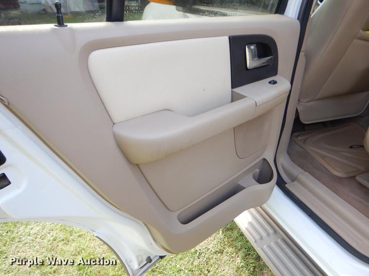 image for item EO9503 2005 Ford Expedition SUV