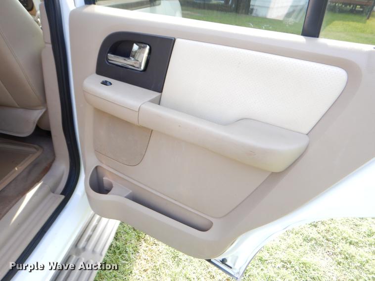image for item EO9503 2005 Ford Expedition SUV