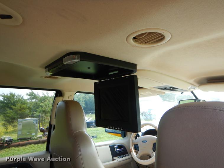 image for item EO9503 2005 Ford Expedition SUV