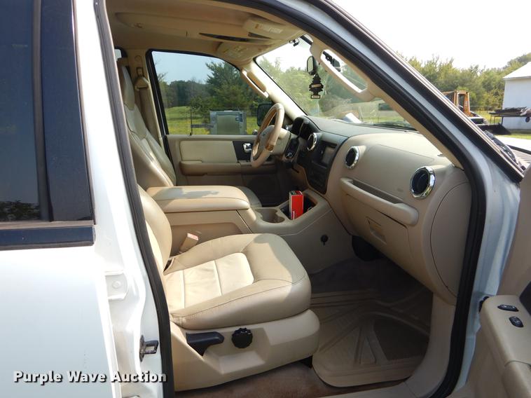 image for item EO9503 2005 Ford Expedition SUV