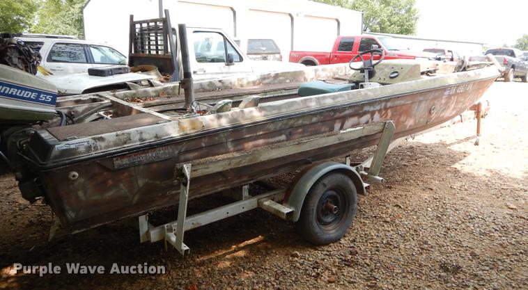 image for item EO9504 1974 Chrysler boat