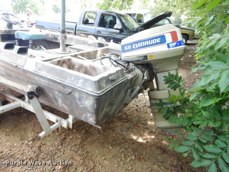 image for item EO9504 1974 Chrysler boat