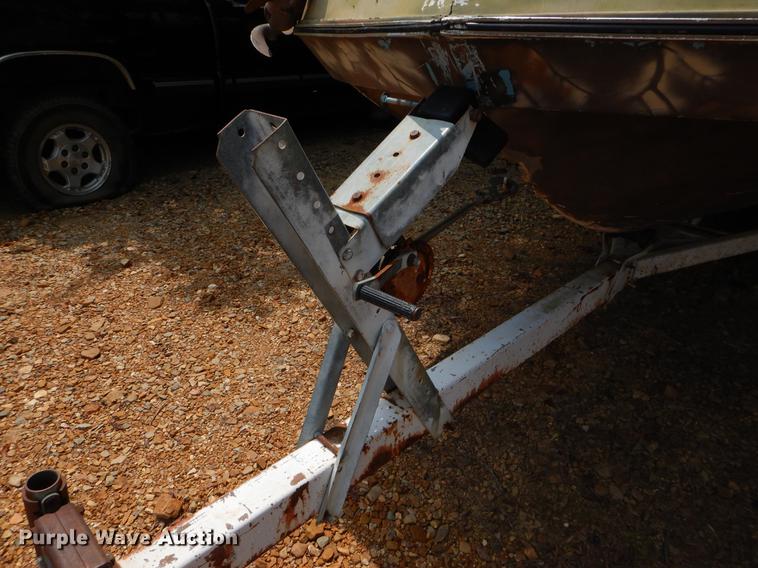 image for item EO9504 1974 Chrysler boat