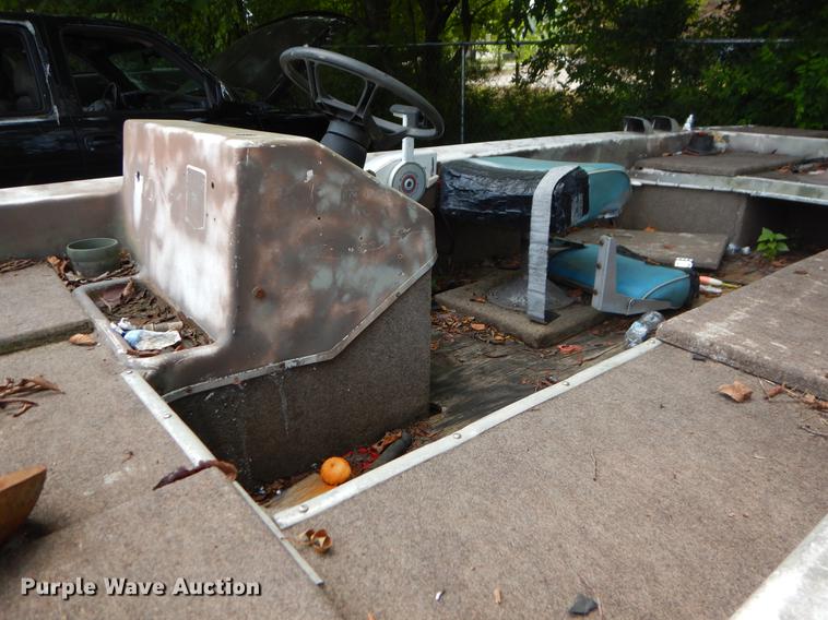 image for item EO9504 1974 Chrysler boat