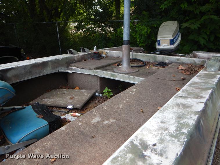 image for item EO9504 1974 Chrysler boat