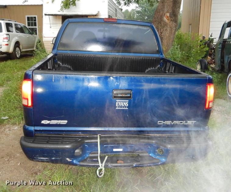 image for item EO9506 2003 Chevrolet S10 LS Crew Cab pickup truck