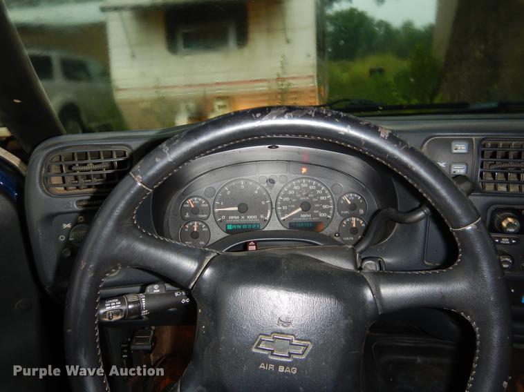 image for item EO9506 2003 Chevrolet S10 LS Crew Cab pickup truck