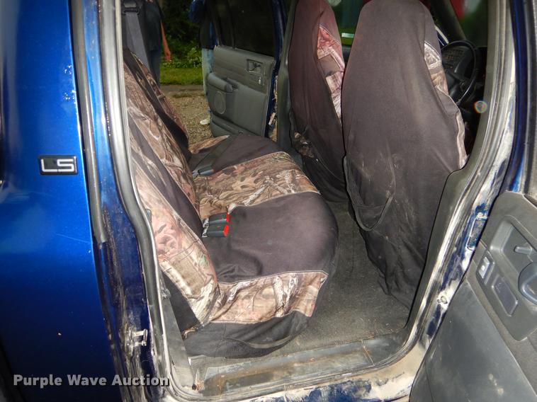 image for item EO9506 2003 Chevrolet S10 LS Crew Cab pickup truck