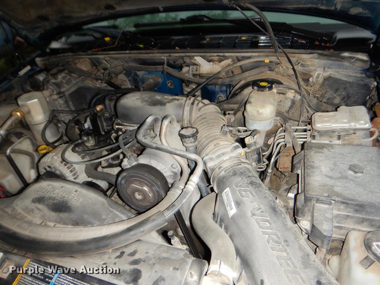 image for item EO9506 2003 Chevrolet S10 LS Crew Cab pickup truck