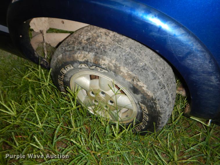 image for item EO9506 2003 Chevrolet S10 LS Crew Cab pickup truck