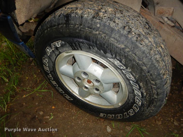 image for item EO9506 2003 Chevrolet S10 LS Crew Cab pickup truck