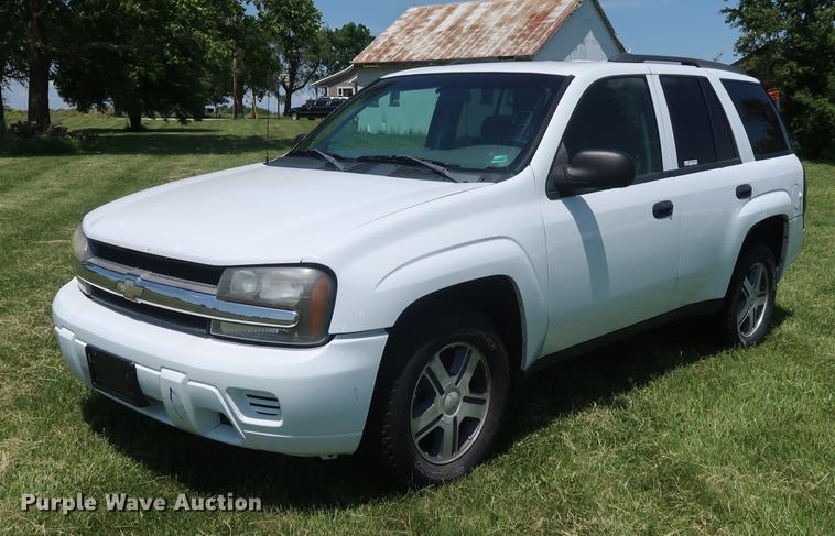 image for item EP9353 2004 Chevrolet TrailBlazer SUV