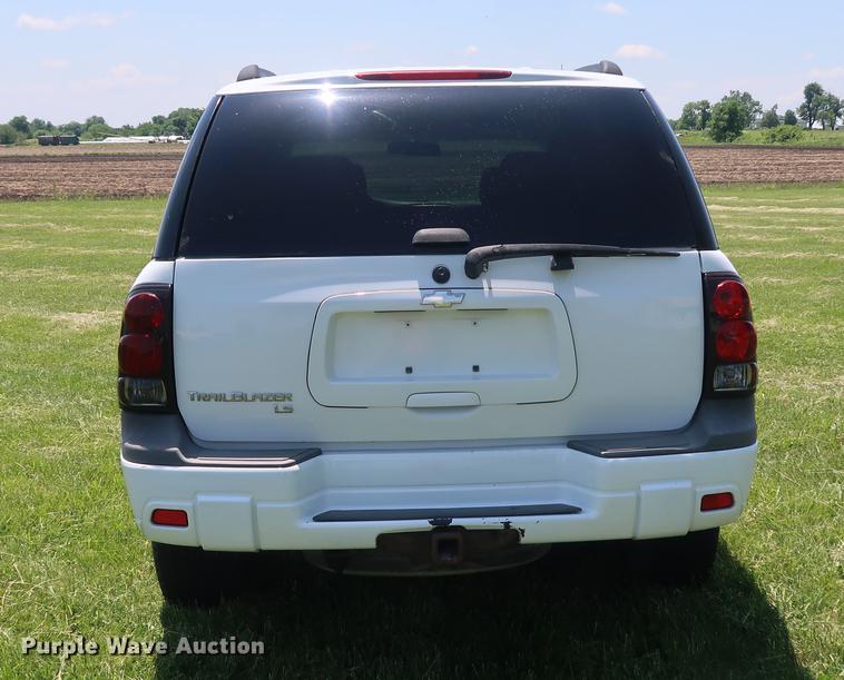 image for item EP9353 2004 Chevrolet TrailBlazer SUV