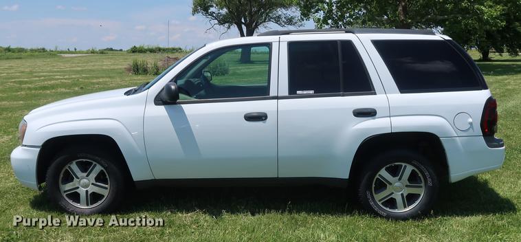 image for item EP9353 2004 Chevrolet TrailBlazer SUV