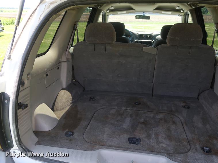 image for item EP9353 2004 Chevrolet TrailBlazer SUV