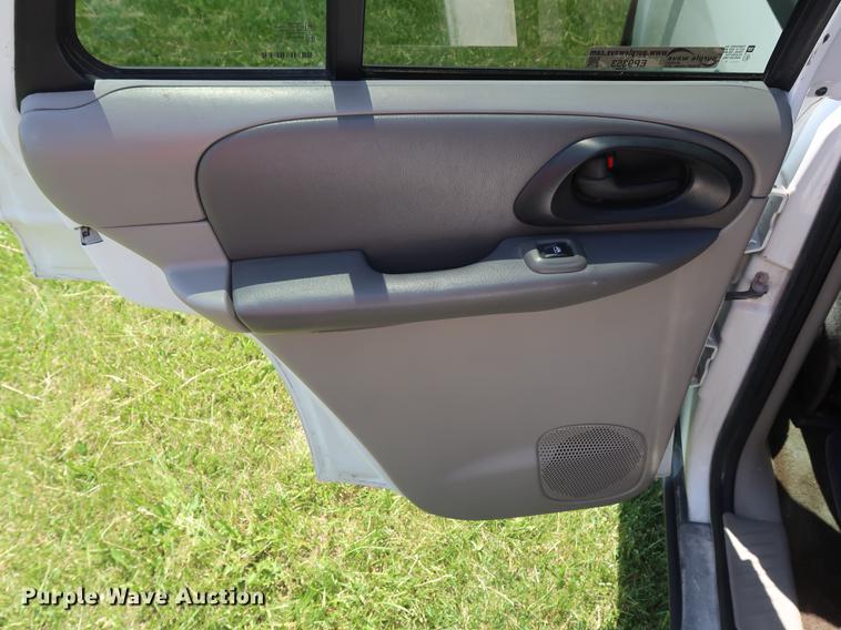 image for item EP9353 2004 Chevrolet TrailBlazer SUV