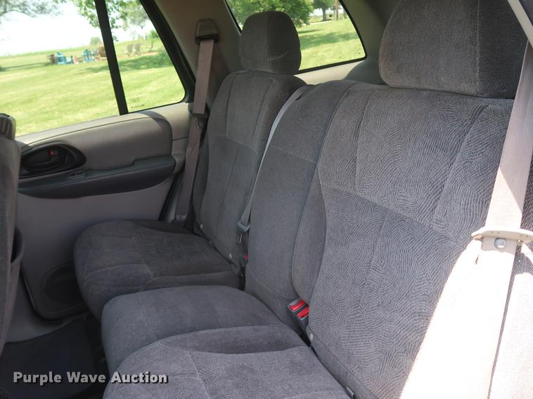 image for item EP9353 2004 Chevrolet TrailBlazer SUV