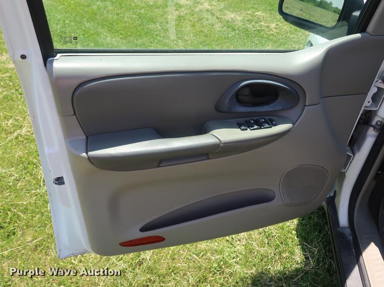 image for item EP9353 2004 Chevrolet TrailBlazer SUV