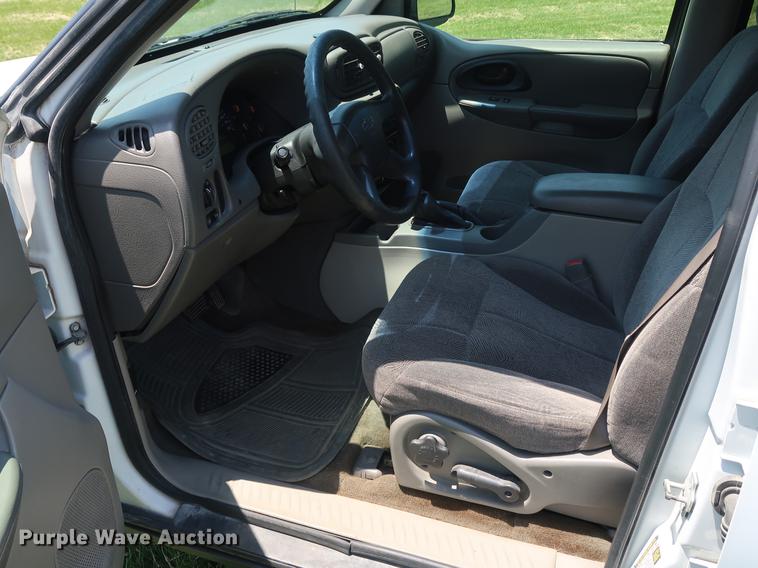 image for item EP9353 2004 Chevrolet TrailBlazer SUV