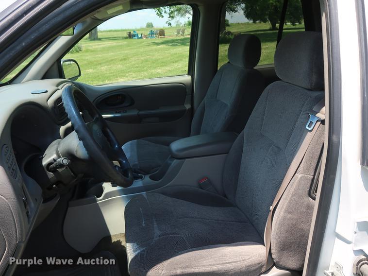 image for item EP9353 2004 Chevrolet TrailBlazer SUV