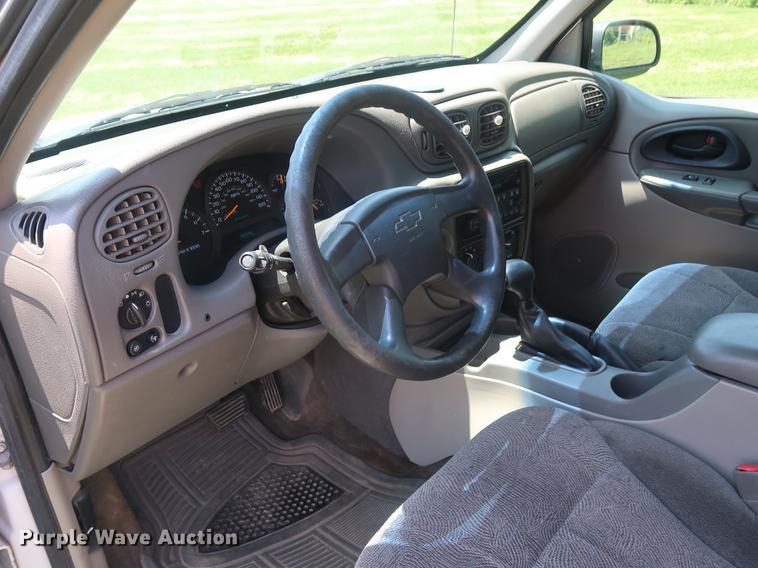 image for item EP9353 2004 Chevrolet TrailBlazer SUV