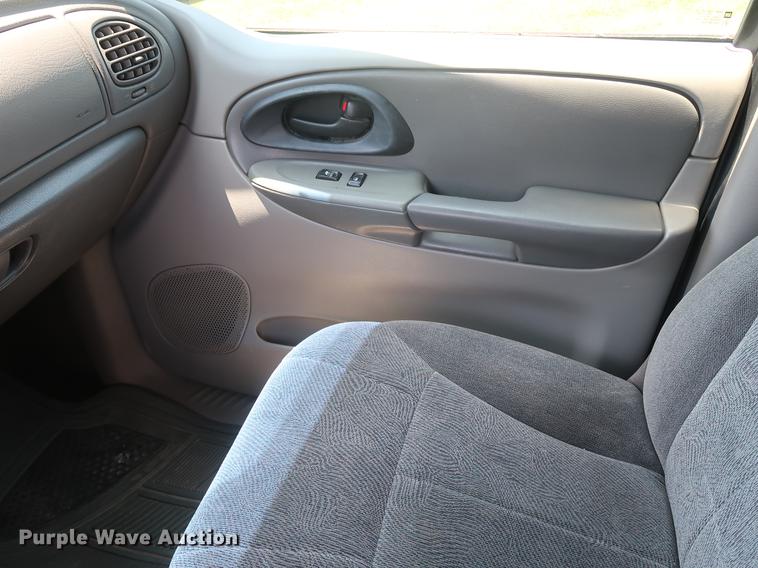 image for item EP9353 2004 Chevrolet TrailBlazer SUV