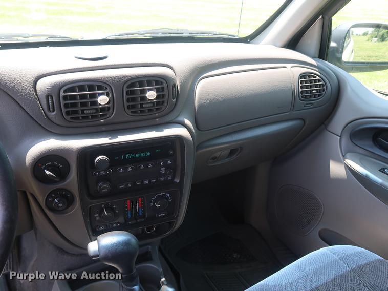 image for item EP9353 2004 Chevrolet TrailBlazer SUV