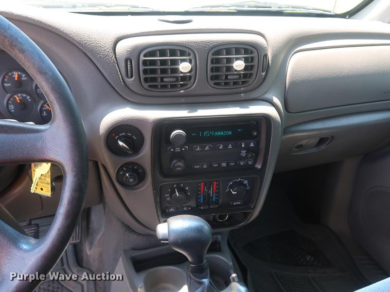 image for item EP9353 2004 Chevrolet TrailBlazer SUV
