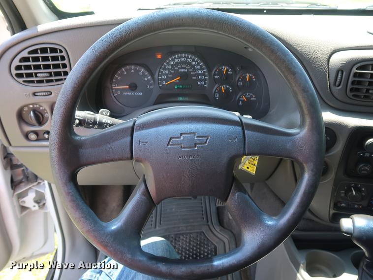 image for item EP9353 2004 Chevrolet TrailBlazer SUV