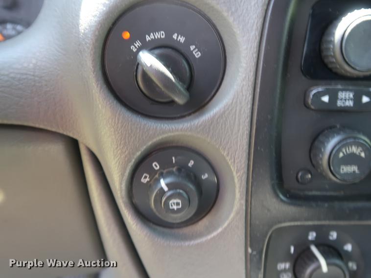 image for item EP9353 2004 Chevrolet TrailBlazer SUV