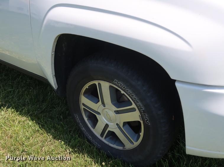 image for item EP9353 2004 Chevrolet TrailBlazer SUV