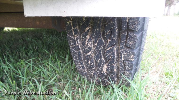 image for item ER9700 2005 CM Legacy livestock trailer