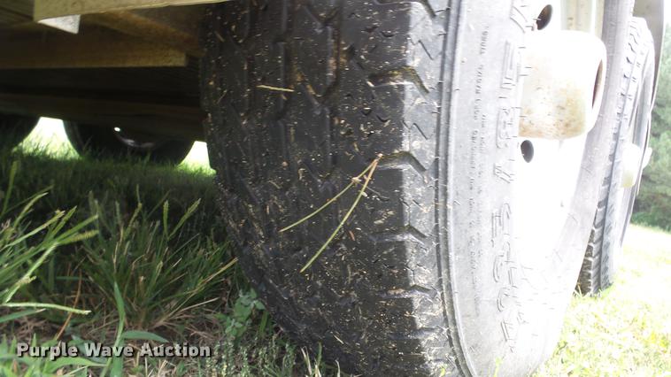 image for item ER9700 2005 CM Legacy livestock trailer