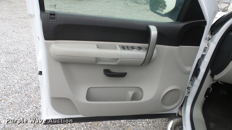 image for item ES9266 2007 Chevrolet Silverado 1500 Crew Cab pickup truck