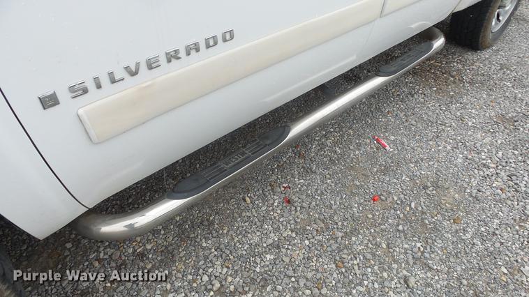 image for item ES9266 2007 Chevrolet Silverado 1500 Crew Cab pickup truck