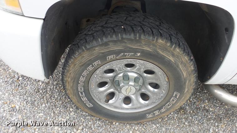 image for item ES9266 2007 Chevrolet Silverado 1500 Crew Cab pickup truck