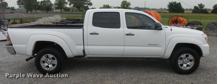 image for item ES9267 2012 Toyota Tacoma Double Cab pickup truck