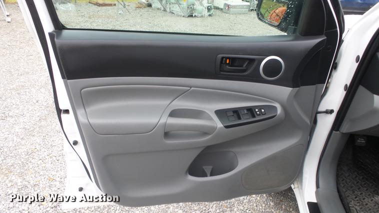 image for item ES9267 2012 Toyota Tacoma Double Cab pickup truck