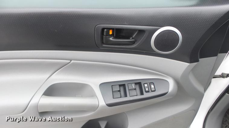 image for item ES9267 2012 Toyota Tacoma Double Cab pickup truck