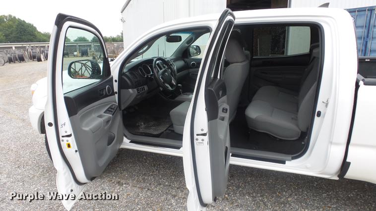 image for item ES9267 2012 Toyota Tacoma Double Cab pickup truck