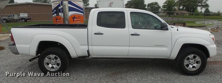 image for item ES9268 2012 Toyota Tacoma Double Cab pickup truck
