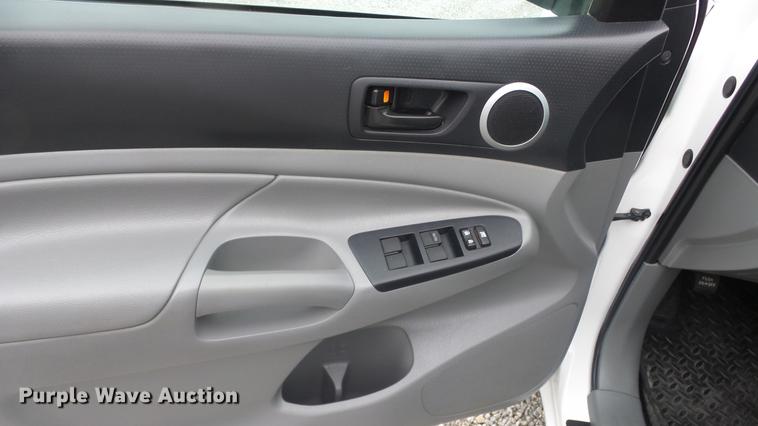 image for item ES9268 2012 Toyota Tacoma Double Cab pickup truck