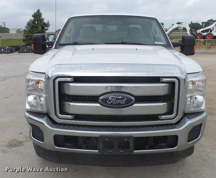 image for item ES9446 2013 Ford F350 Super Duty SuperCab pickup truck