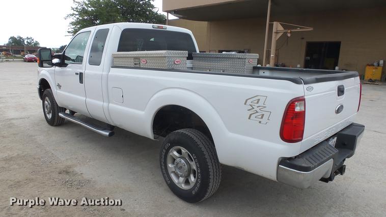 image for item ES9446 2013 Ford F350 Super Duty SuperCab pickup truck