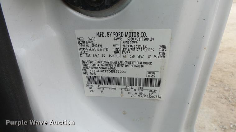 image for item ES9446 2013 Ford F350 Super Duty SuperCab pickup truck